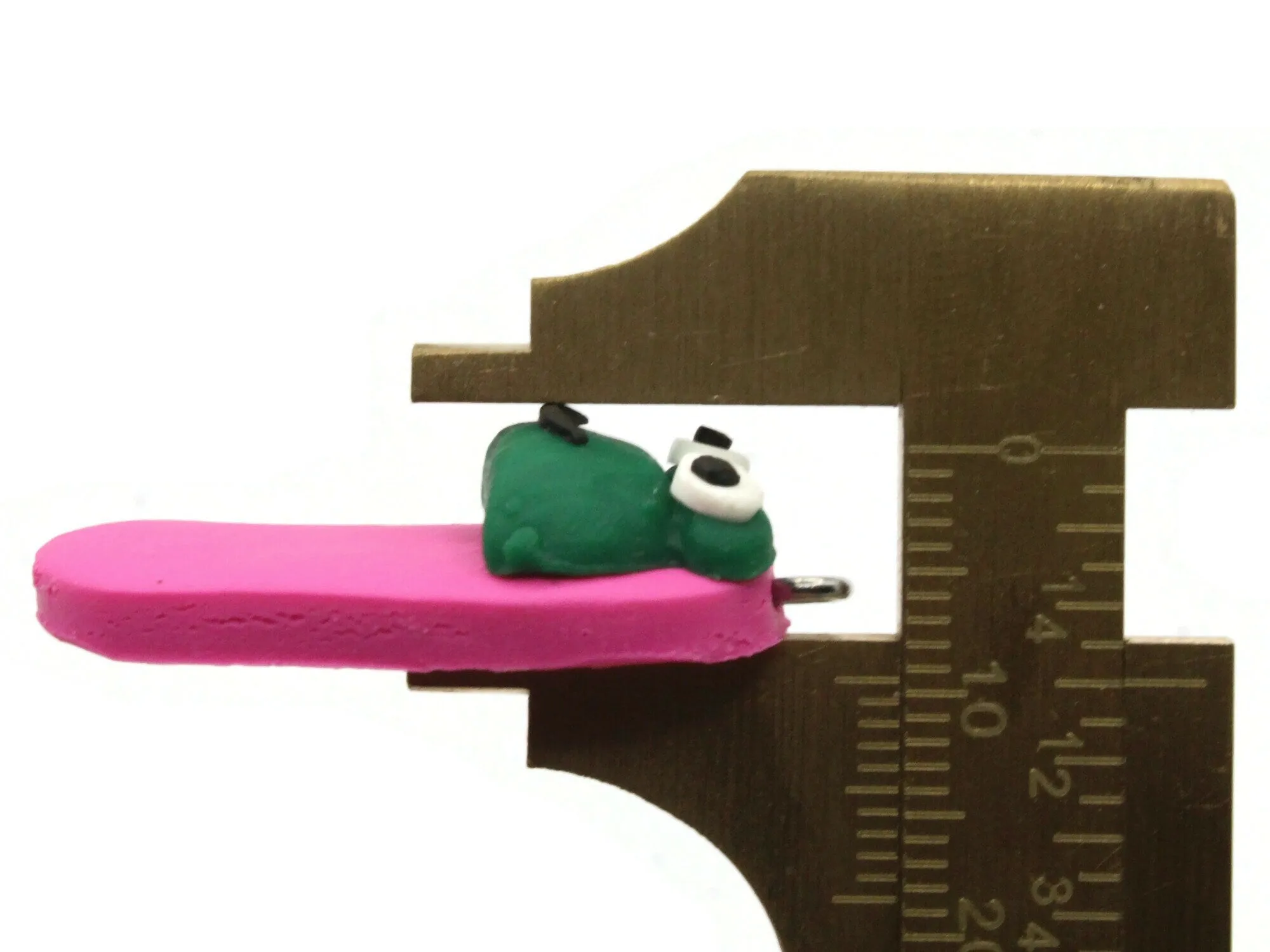 5 34mm Hot Pink And Green Frog Slipper Polymer Clay Miniature Charms