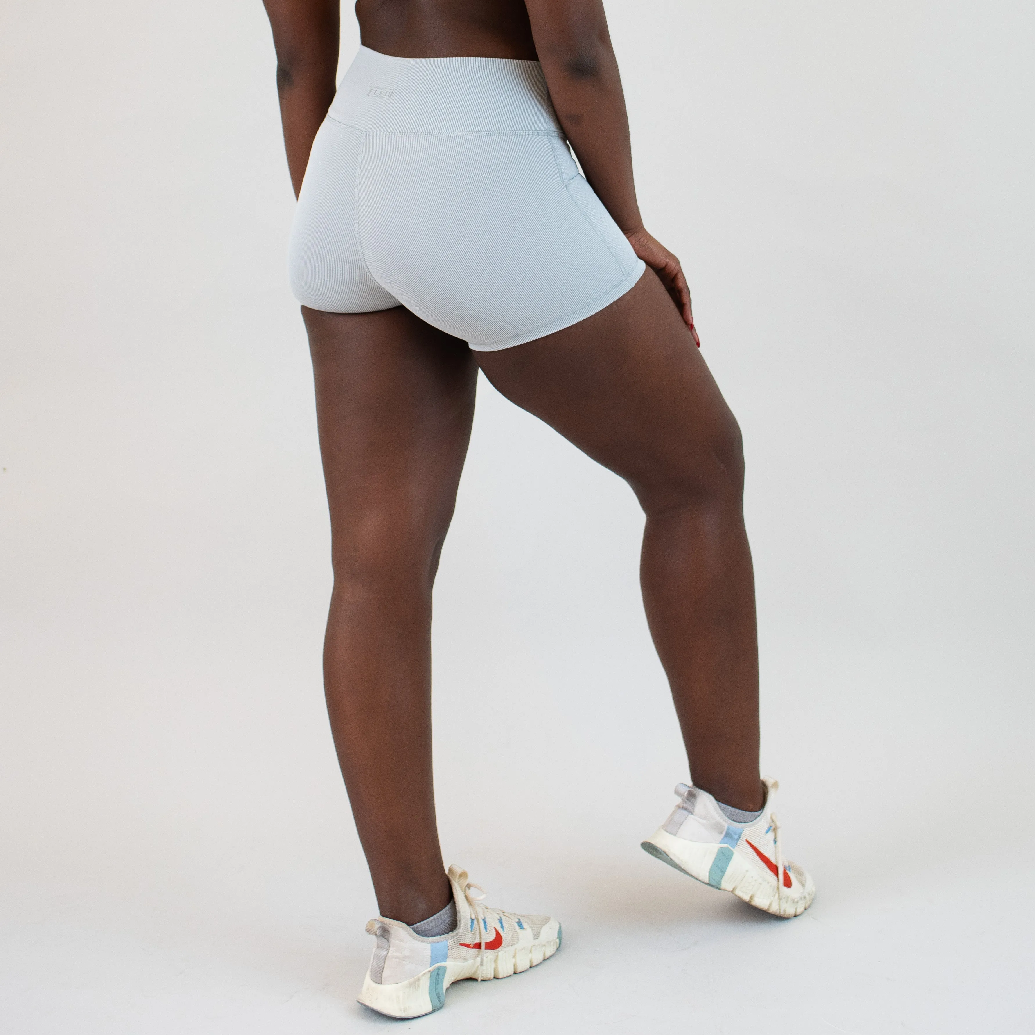 Elevate High-Rise 3.25 Shorts - Seamless Front