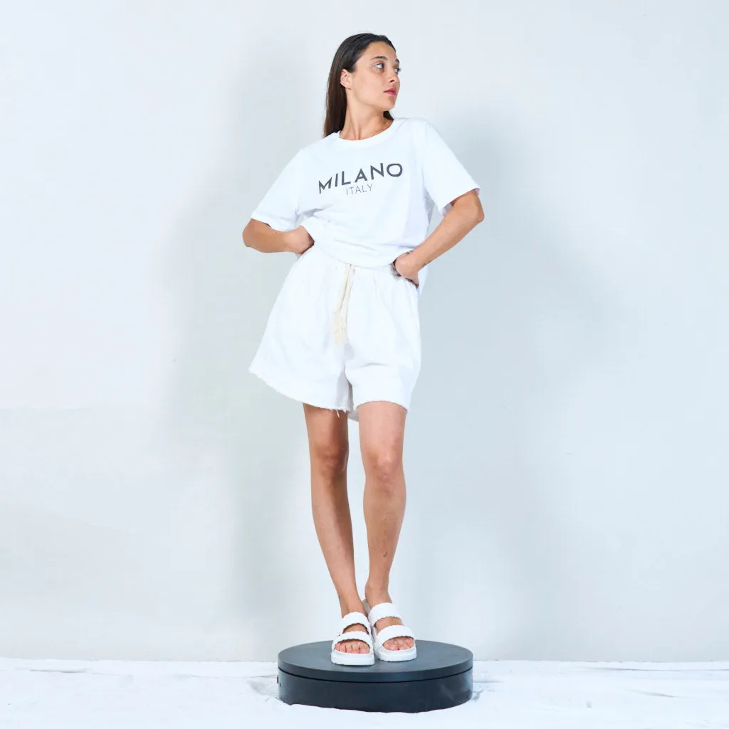 Basic T-shirt with "enjoy the little things" text wholesale