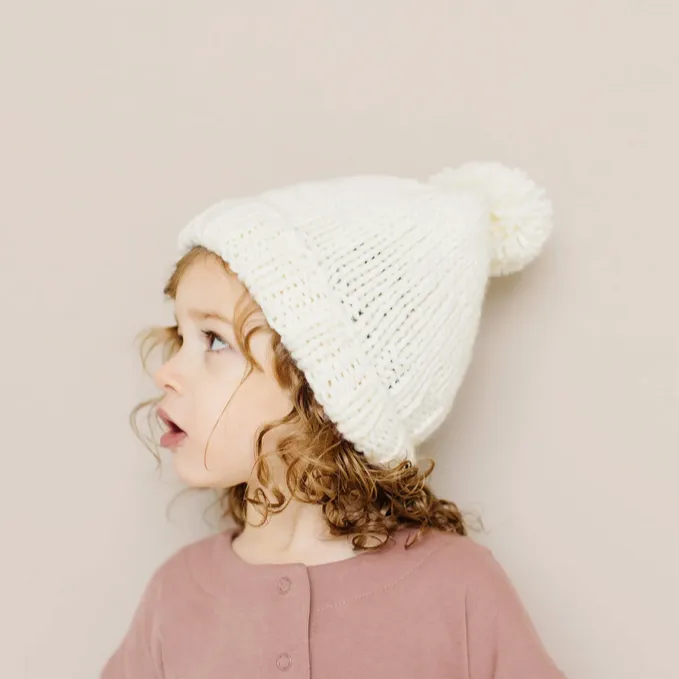CLASSIC POM POM HAT - CREAM