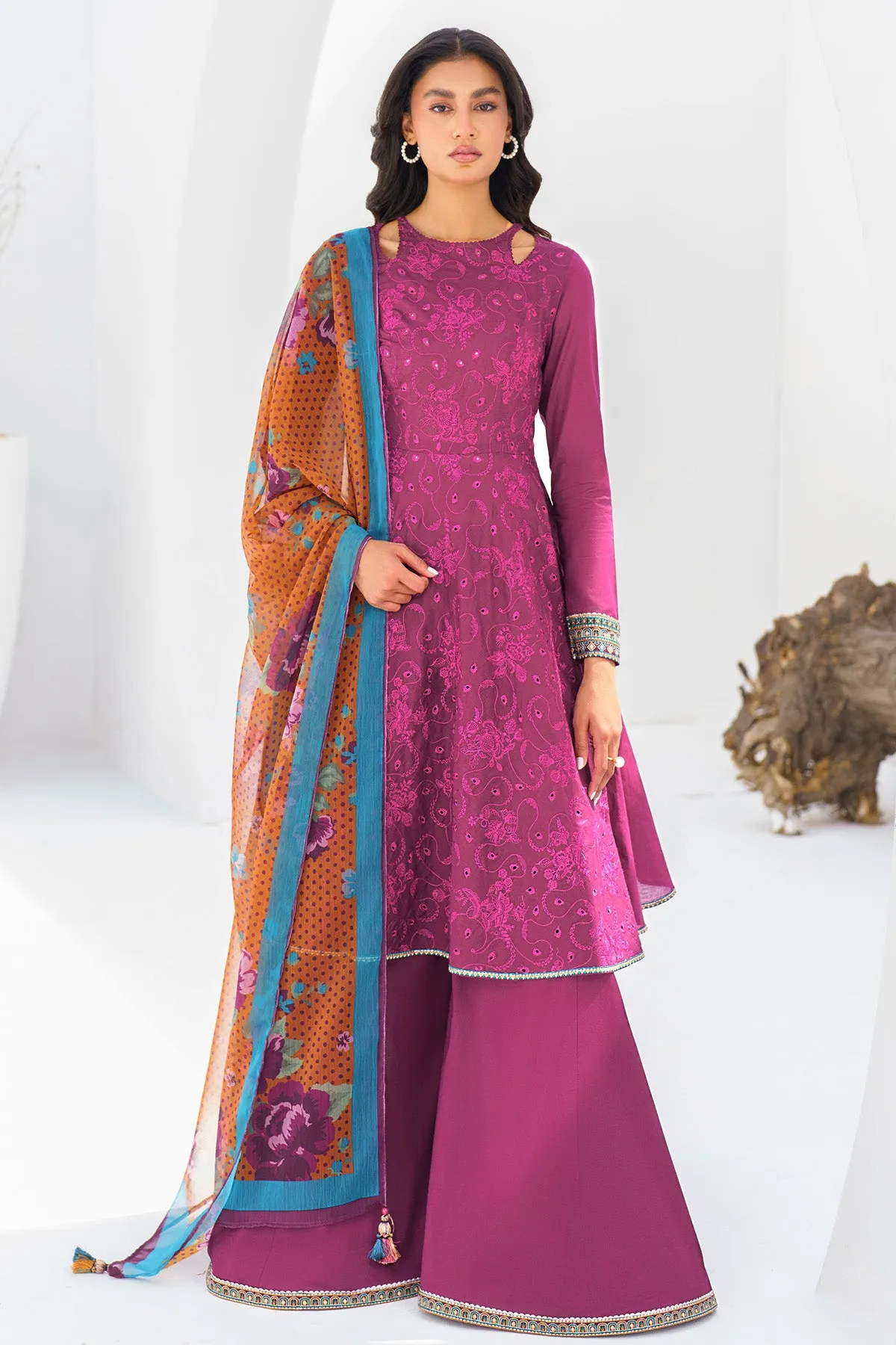 Embroidered Lawn USE-9033