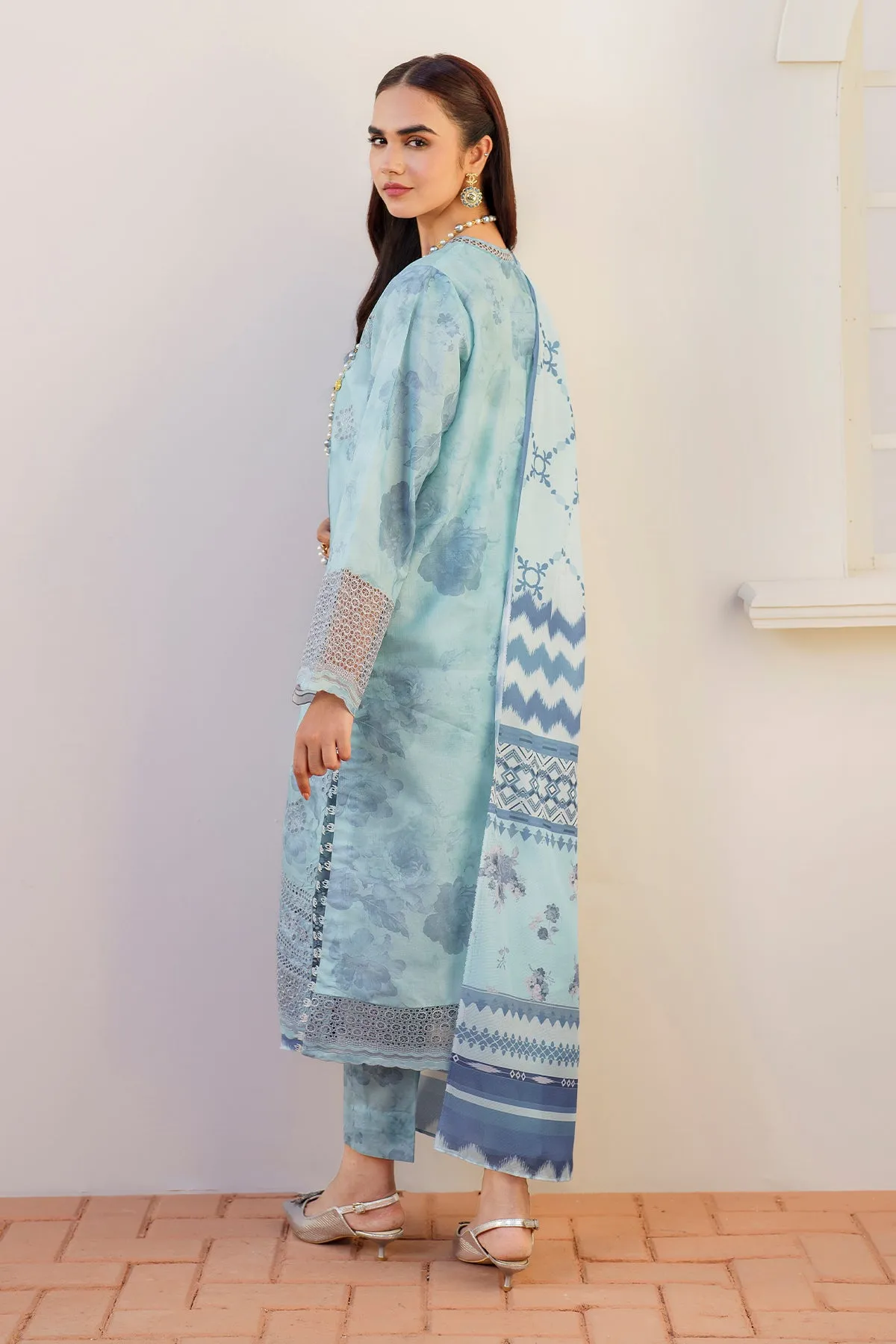 EMBROIDERED PRINTED LAWN UF-640