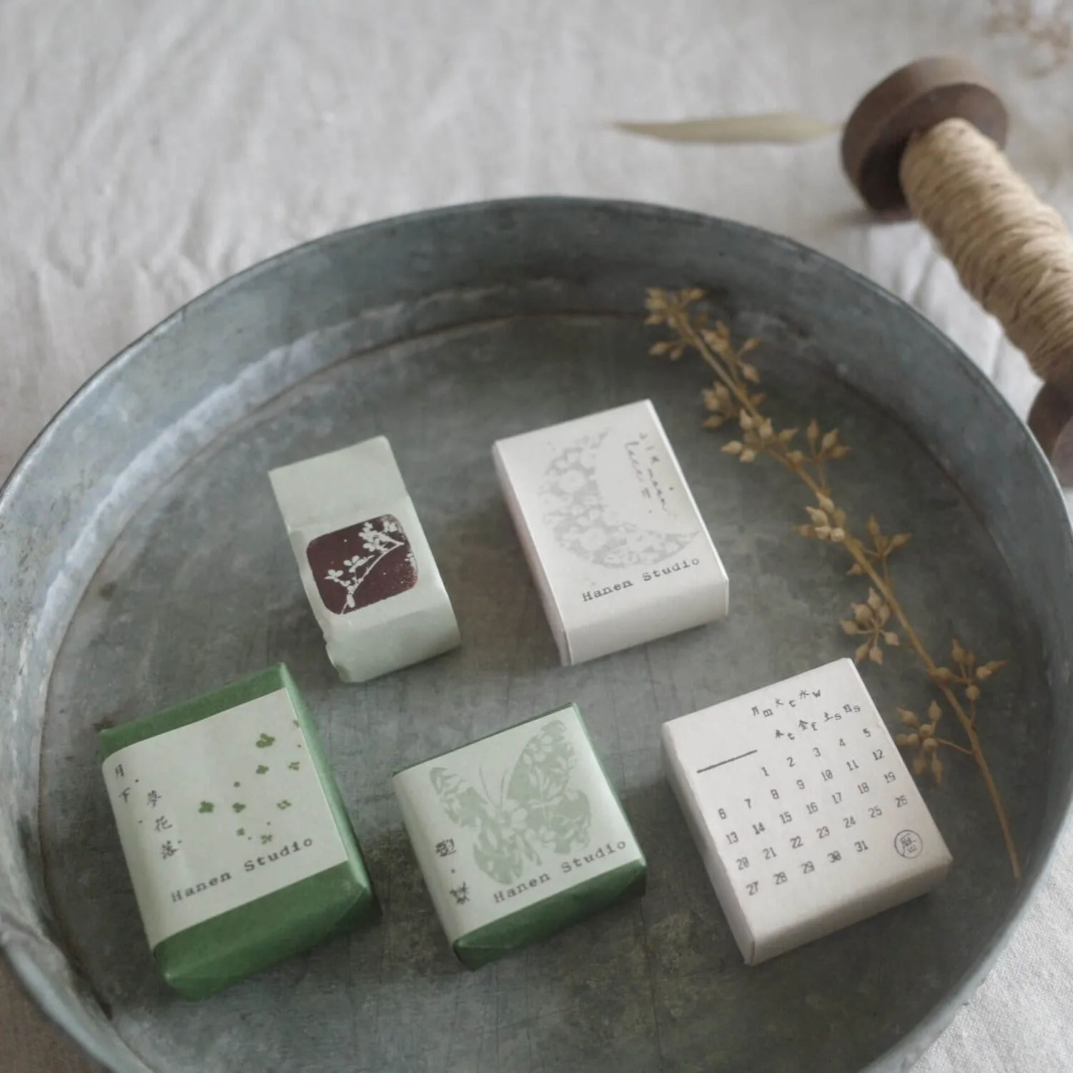 Hanen Studio Rubber Stamp - Lace Moon