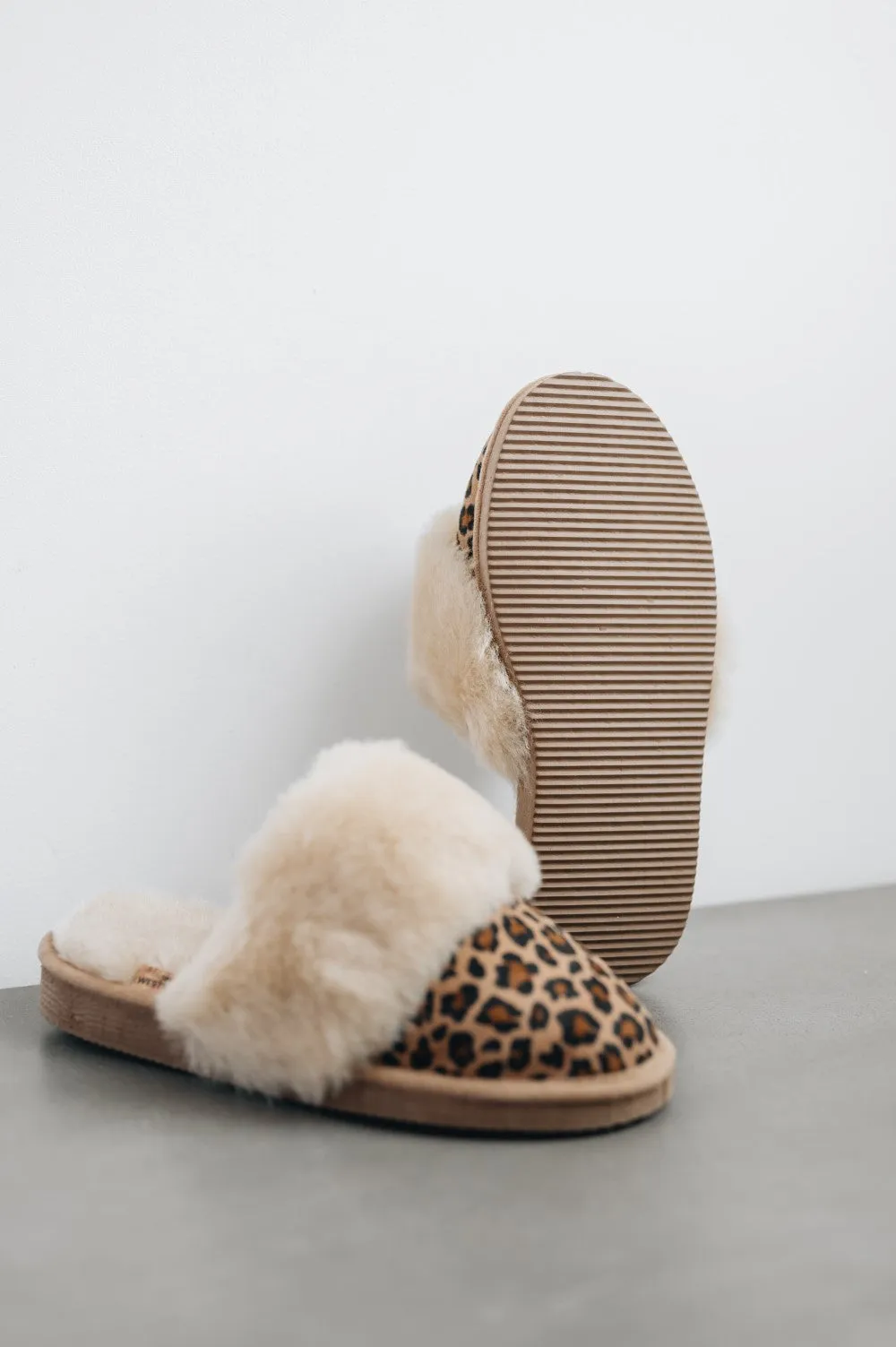 Women's Sheepskin Slip-on Slippers | VERONICA  (EDIT)