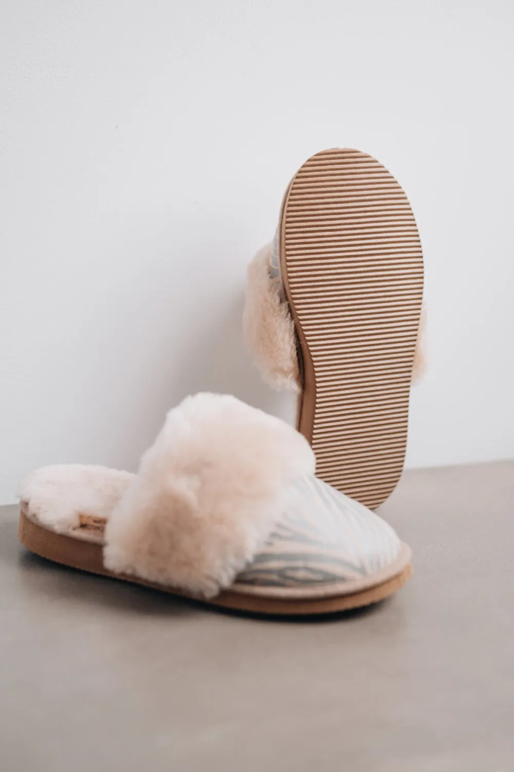 Women's Sheepskin Slip-on Slippers | VERONICA  (EDIT)