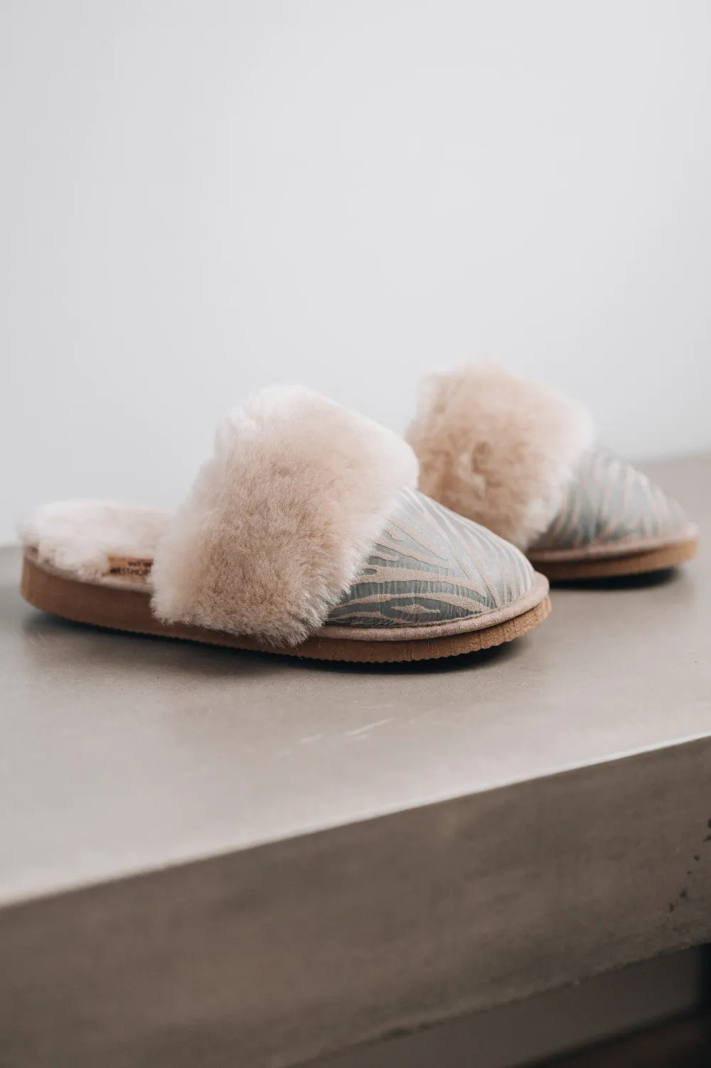 Women's Sheepskin Slip-on Slippers | VERONICA  (EDIT)