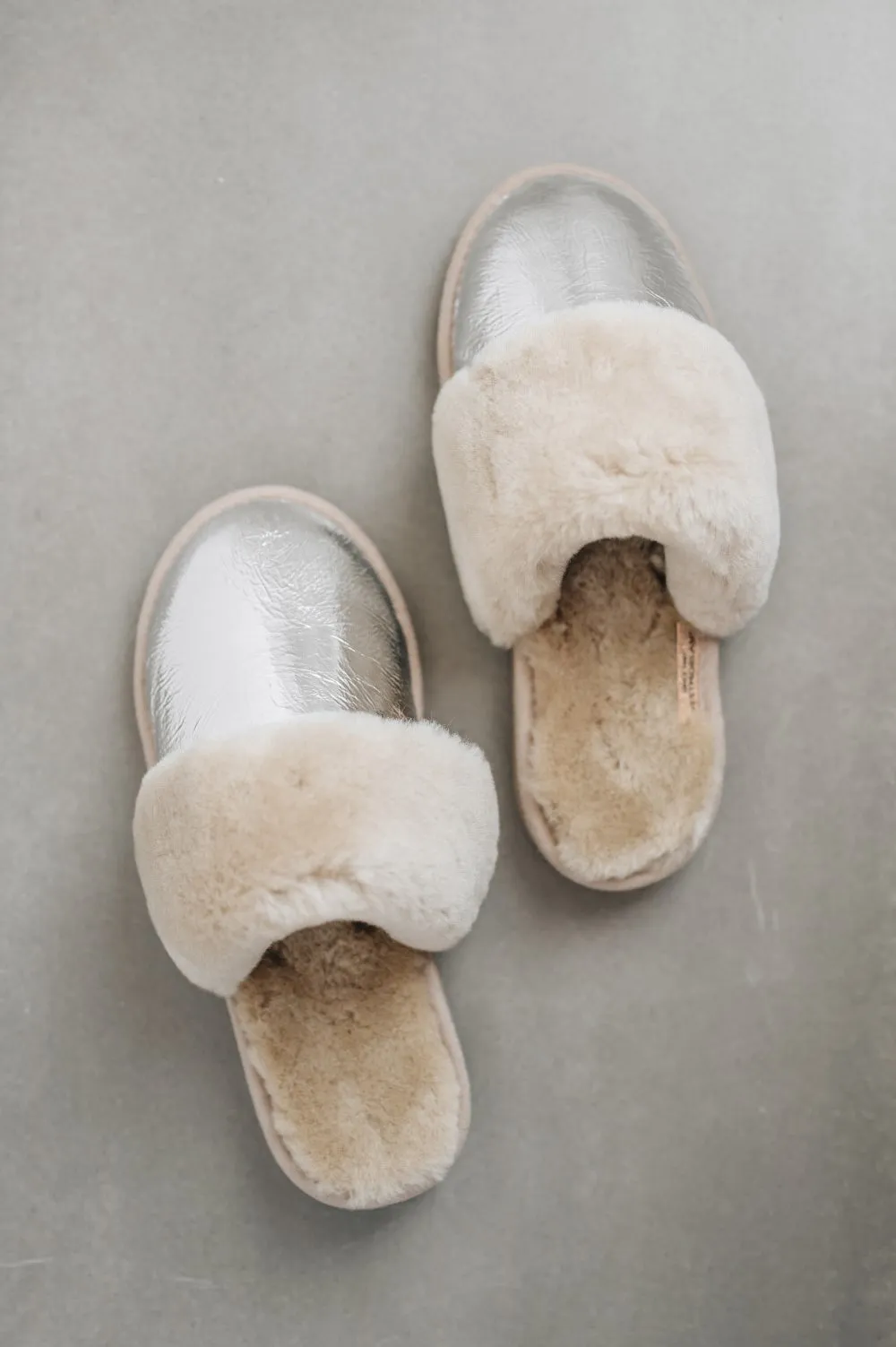 Women's Sheepskin Slip-on Slippers | VERONICA  (EDIT)